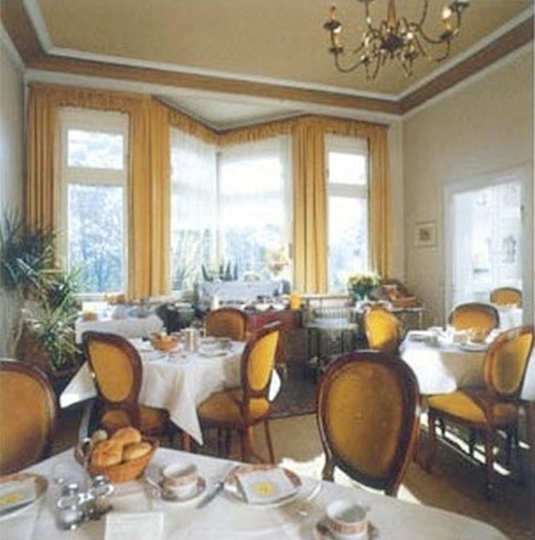 Tanneck Hotel 2*